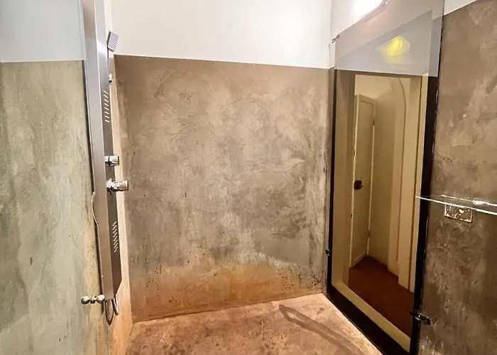 Avanguardia Art Club Kwatera prywatna *