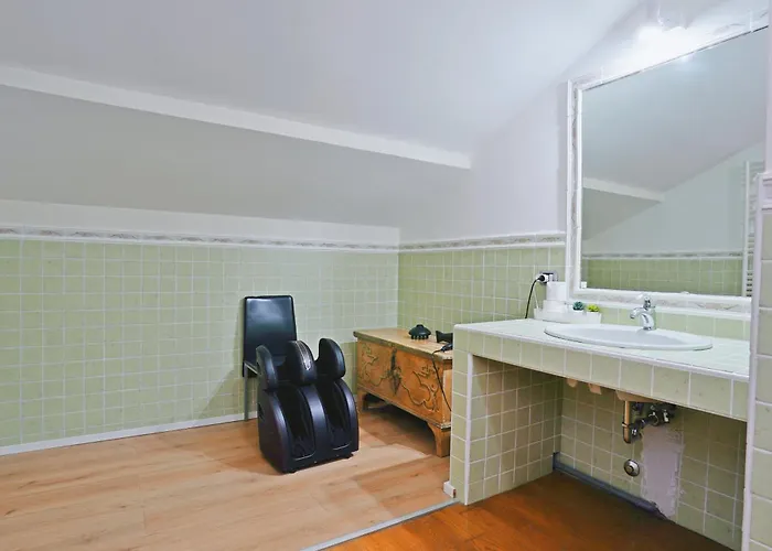 Avanguardia Art Club Kwatera prywatna *