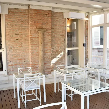 Avanguardia Art Club * فيرّارا