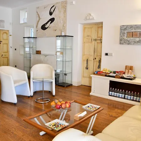 Avanguardia Art Club *