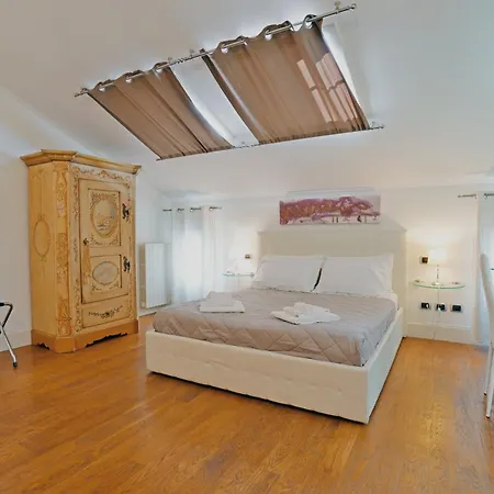 Rum i privatbostad Avanguardia Art Club Ferrara