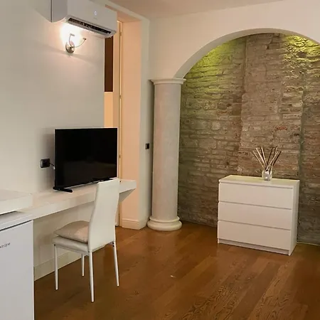 Avanguardia Art Club منزل للإقامة