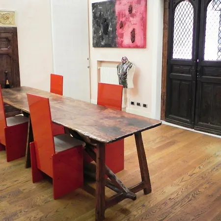 Avanguardia Art Club * فيرّارا