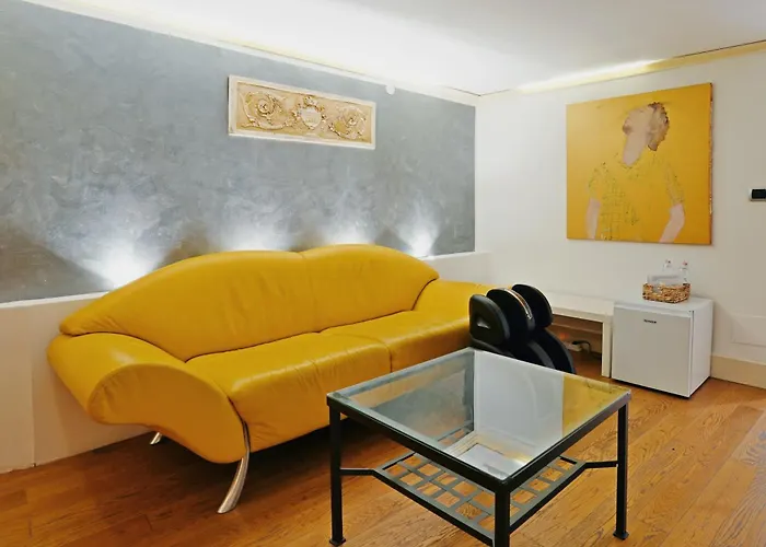 Alloggio in famiglia Avanguardia Art Club