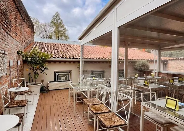 Alloggio in famiglia Avanguardia Art Club