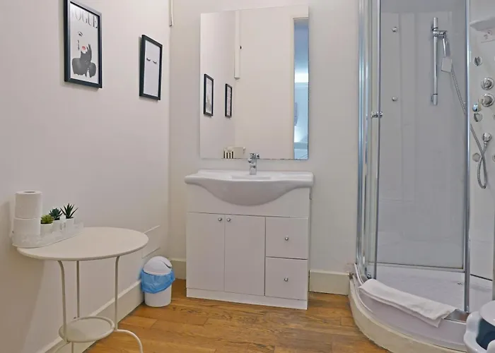 Rum i privatbostad Avanguardia Art Club